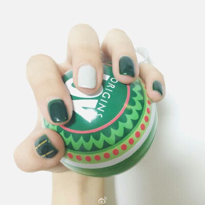 美美美~美甲