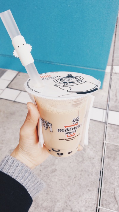 奶茶。蓝色。壁纸。做聊天背景超好用的。