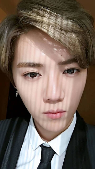  Reloaded 重启 新专辑 海报 鹿晗 LUHAN M鹿M 微博 高清 壁纸 无水印