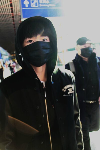 TFBOYS王源 160208 北京返重庆 cr：源哥曼曼来