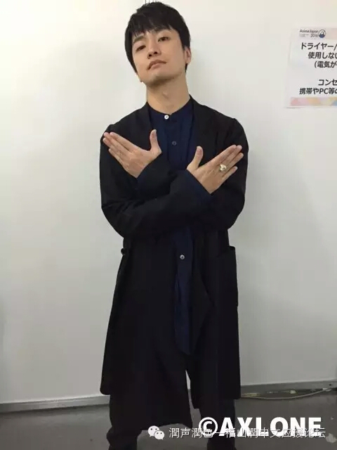 #福山润#为什么润润的迷之中二姿势拍出来总能这么帅！