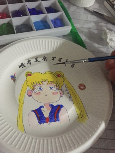 一不小心把月野兔画胖了，但是还是萌萌哒，这次买的丙烯颜料24彩不错哦！久违的叶小叶手绘