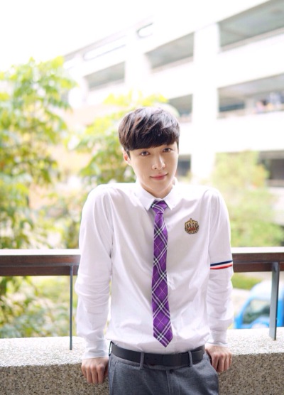 Lay 张艺兴 EXO