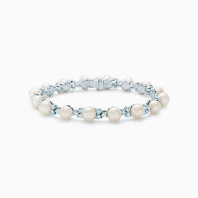 Tiffany Aria 铂金镶钻养殖珍珠手链。