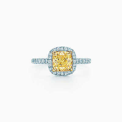 Tiffany Soleste 铂金及 18K 金镶黄钻戒指。