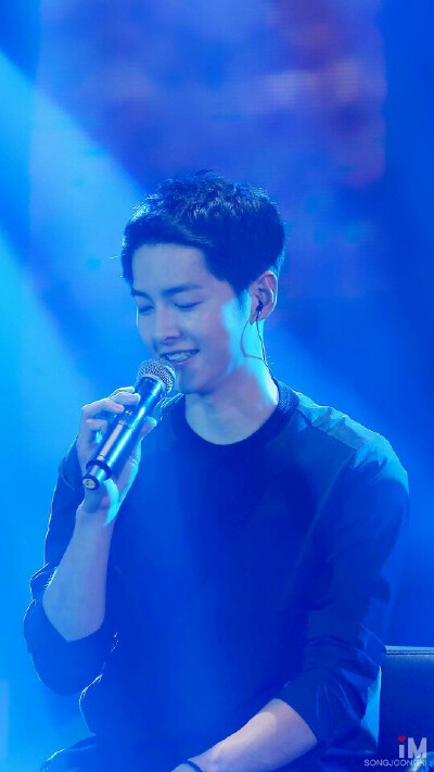 宋仲基 壁纸 cr：见logo