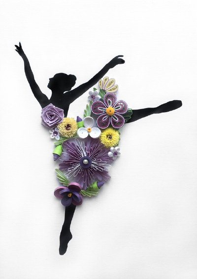 diy下午茶新品衍纸画“花样年华”衍纸花卉作品。 衍纸（paper quilling）也称卷纸，是纸艺的一种形式。发源于十八世纪英国流传于英国王室贵族间的一种艺术。衍纸是一种简单而实用的生活艺术，运用卷、捏、拼贴组…