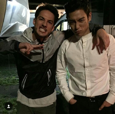 终于等到两个的合照 小狼人和我们塔塔#T.O.P 崔胜贤#