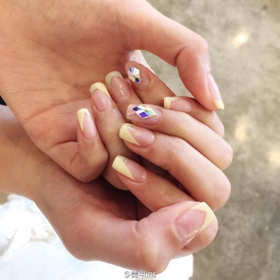 黄色法式甲