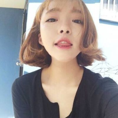 卷发短发 外翻 空气刘海