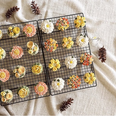 韩式裱花cupcake via Ins