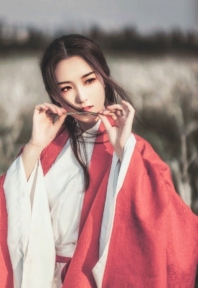 古风|真人|美哭|素材|壁纸
红衣女子