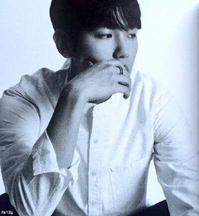 #边伯贤# #边伯贤步步惊心# 160801【its12g】EXO-L Japan OFFICIAL BOOK 伯贤扫图 EXO’rDIUM 《EX'ACT》是韩国男子组合EXO发行的第三张正规专辑。将于2016年6月9日公开。其中包含双主打曲《Monster》和《Lucky One…