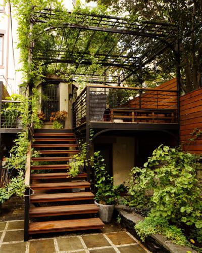 Kim Hoyt Architect Park Slope Garden with Back Stairs_Gardenista