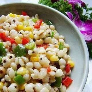 【优质减肥食物】1、豆芽—排除宿便，高纤低卡；2、冬瓜—增加饱足感，瘦身消肿；3、多谷米—排便顺畅，消除水肿；4、木瓜—分解脂肪，促进排便；5、红豆—利尿排便，高纤消肿；6、小黄瓜—利尿排便，降低体脂肪；7…