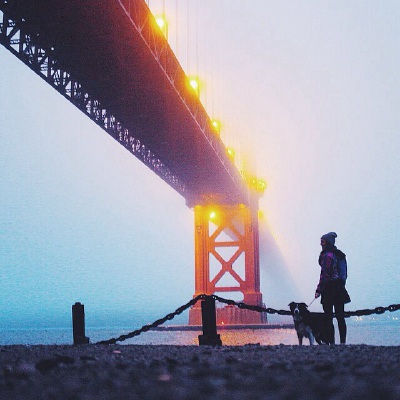 【ins】Ins：andrewknapp，Reconnected with the lovely @sannearonsson. ("The best part of traveling is traveling again." -ZR) 