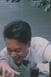 笑到倒地，