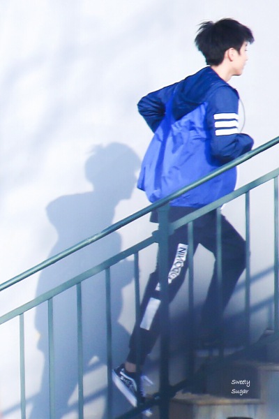 CR：logo