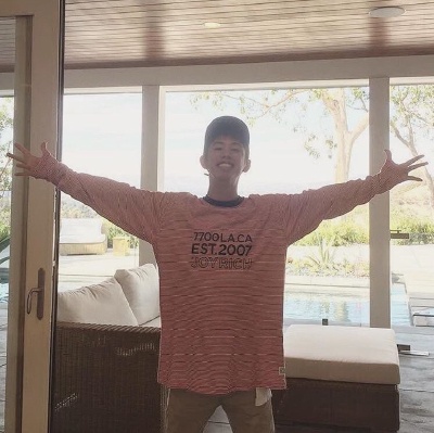 抱抱我们贵妹嗷嗷嗷
