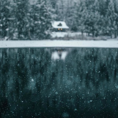 湖面飘雪