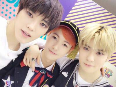nct 后台自拍照
仁俊 泰容 在玹