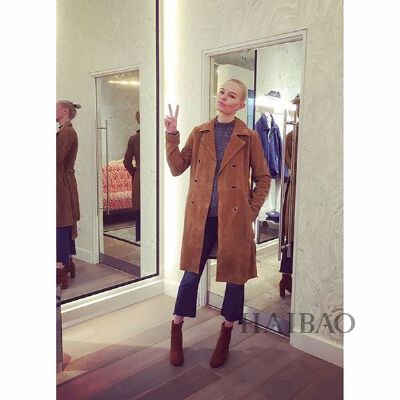 煤灰灰喜欢的❤凯特·波茨沃斯 (Kate Bosworth) River Island驼色麂皮风衣和蓝色系内搭成熟不乏波西米亚的不羁，不规则裤脚七分裤Chic十足