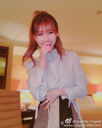 TARA 李居丽