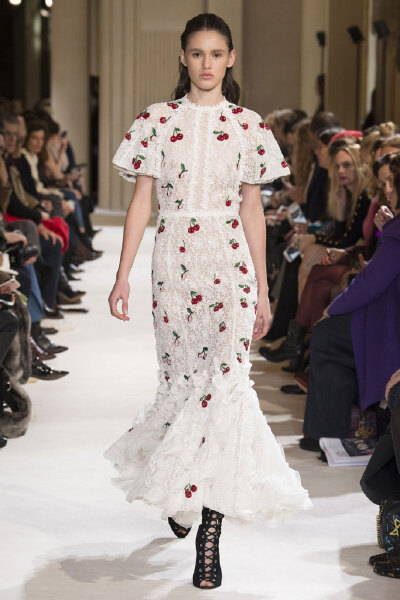 Giambattista Valli 2017秋冬系列时装秀