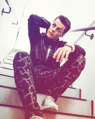 skam chris