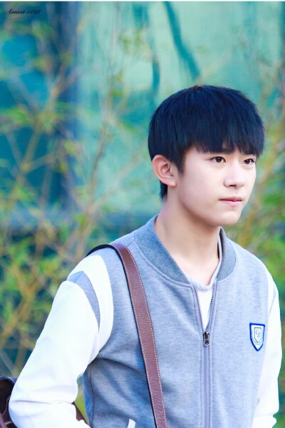 #易烊千玺 #TFBOYS 电视剧我们的少年时代拍摄花絮 高清 帅气