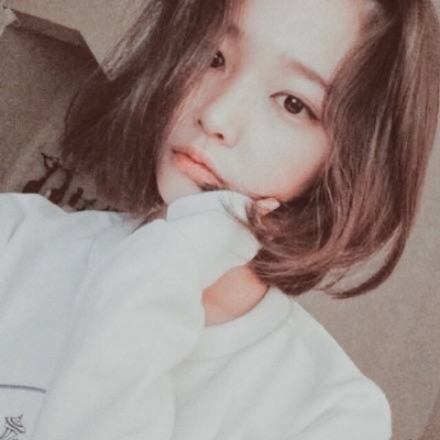 VSCO 自拍调色教程：滤镜A4 对比度-4 清晰度+2 饱和度-1 高光+8 肤色-6 阴影色调（红）+6 
