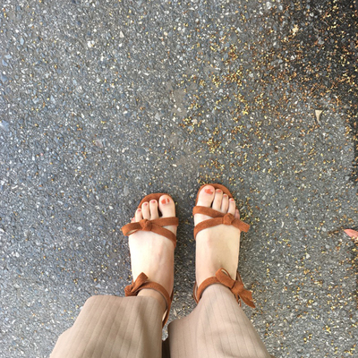 夏季百搭气质粗跟鞋2017方头蝴蝶结扣带凉鞋小高跟鞋绒面休闲鞋女