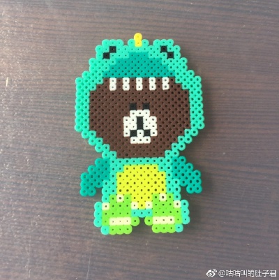 即使没有黑白豆子也可以拼好多作品出来，但是，不行了！我一定要补豆子了！太多喜欢的图案因为没有黑白豆子拼不了！心痛啊！@MM拼豆 ​​​​