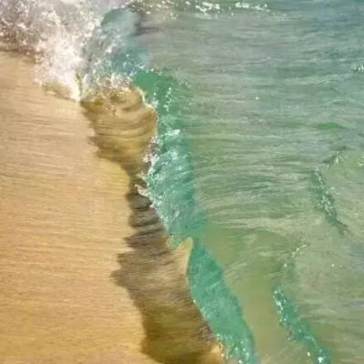美国塞班岛水晶般的海浪