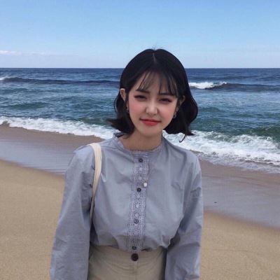俏皮卷短发