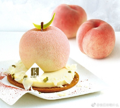 桃子的季节又来了！阪神梅田店搞了个桃子甜品特展，只到今年8月底，可以吃到各种各样的桃子甜品，给阪神点赞！阪神梅田本店 地下1階 洋菓子売場「セバスチャン・ブイエ」地址：大阪市北区梅田1丁目13番13号营业时间…