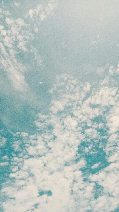 天空。