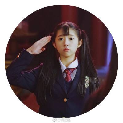 @何蓝逗