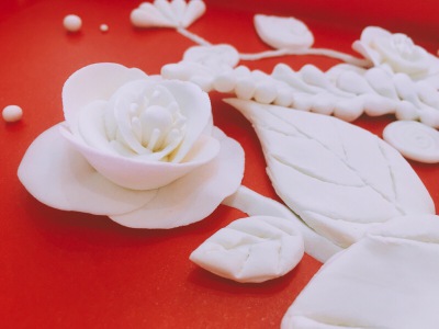 ❀