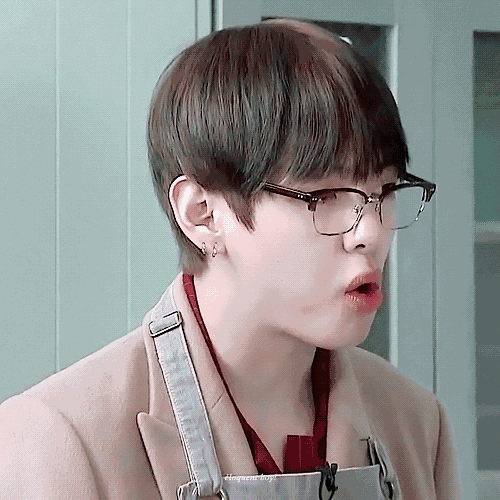V