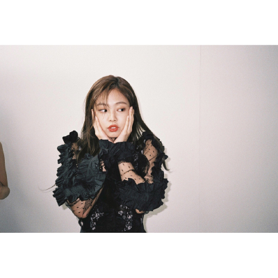 金珍妮（JENNIE）