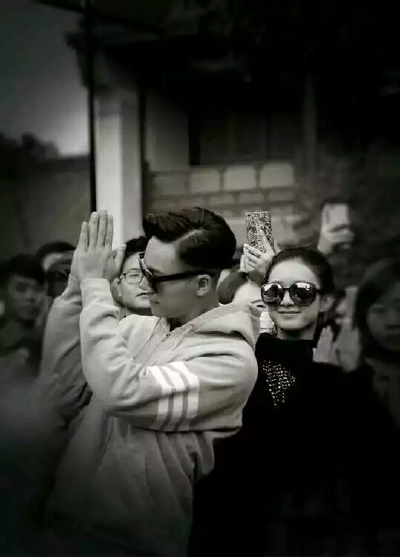 启月夫妇