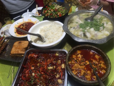 吃饭。5个人!