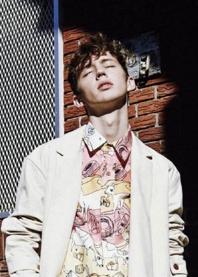 欧美 壁纸 头像 男 Troye Sivan 戳爷