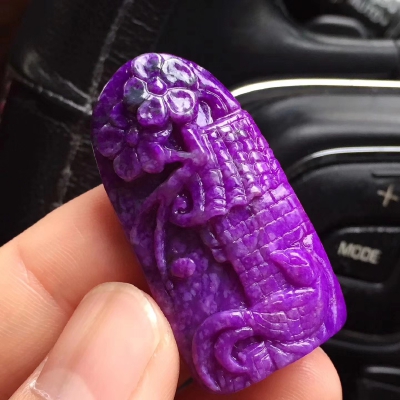 舒俱来雕刻牌吊坠
