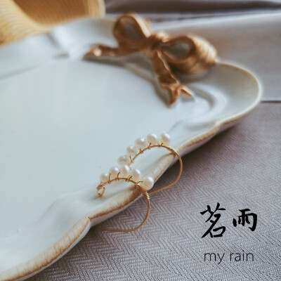 小珍珠耳环