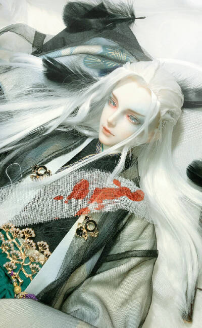娃娃bjd#龙魂# #淼君#
图片来源于微博