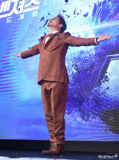 RDJ