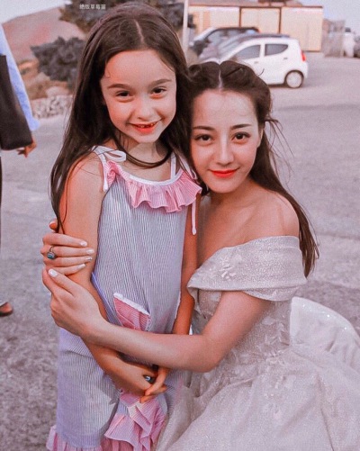 cr：绝版草莓
饭修/迪丽热巴漫游全世界
迪丽热巴漫游希腊