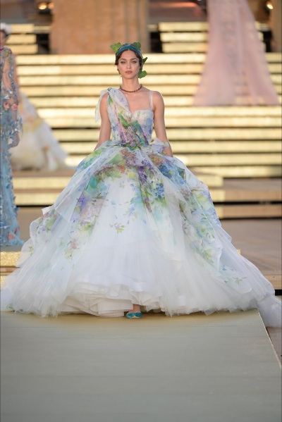 Dolce & Gabbana 2019秋冬高级定制系列.（无关品牌，只看衣服）
